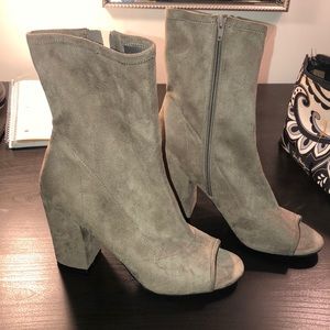 GUESS open toe booties